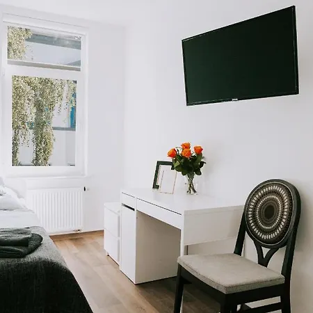 Hostel Rainbow Ferienzimmer